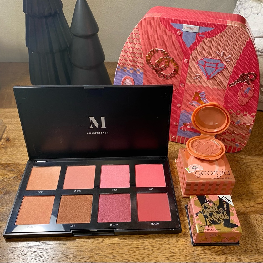 5 Piece Blush Kit - includes Limited Edition Benefit Cosmetics Sweater Box